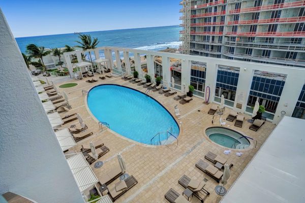 Anaadi Luxury Condo With Pool