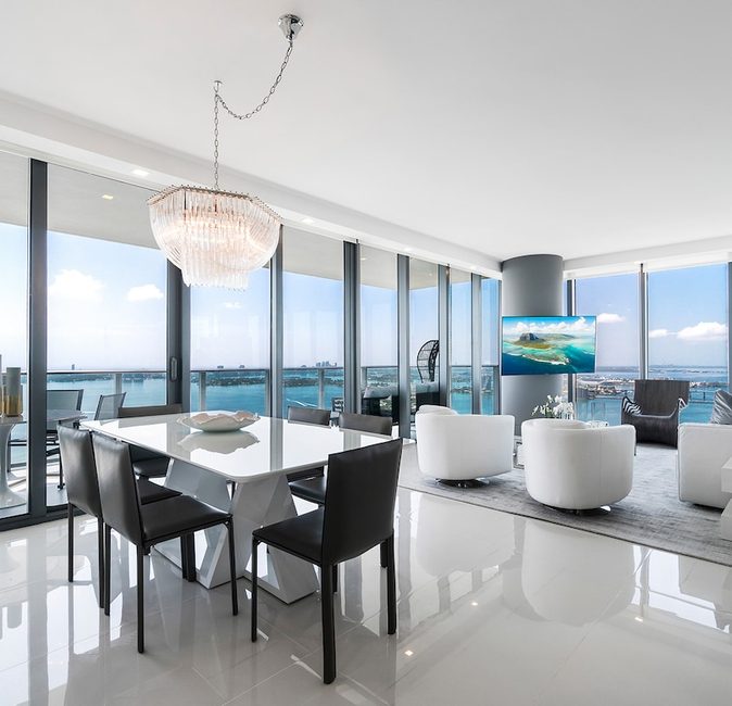 A 5-star Condo in Miami. Amazing 41th floor views! — photo 1