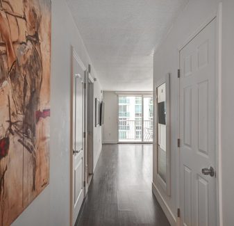 Beautiful & Modern Converted 4 Bedrooms @ BRICKELL — photo 4
