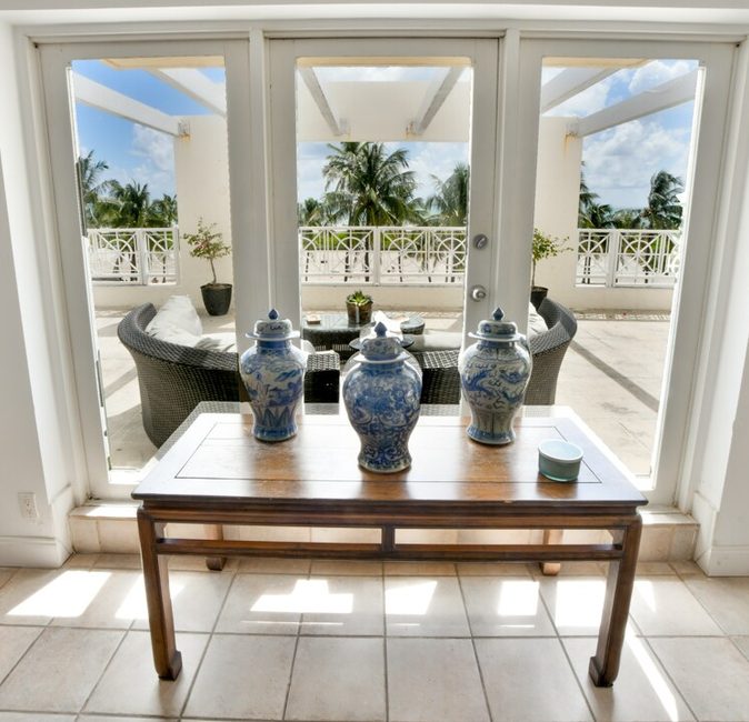 Breathtaking Penthouse Direct Ocean Front 3/3 — photo 1