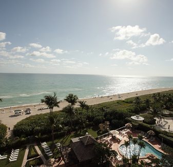 3 Bedroom Direct Oceanfront Condo Miami Beach - 702 — photo 4