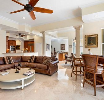 WATERFRONT PARADISE VILLA — photo 5
