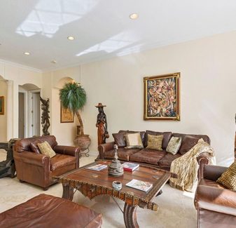 WATERFRONT PARADISE VILLA — photo 3