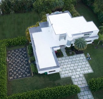 ?Private Modern Gated Oasis w Heated Pool? — photo 5