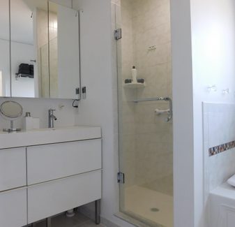 LED Light Paradise with 2 JACUZZIS — photo 4