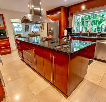Perfect for safe long stay | Luxe Brickell Pool — photo 5