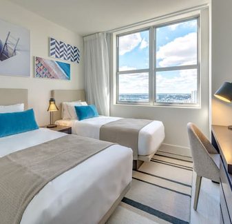 2019 New HydeHouse SW 3BR CORNER SUITE +14TH Floor — photo 4