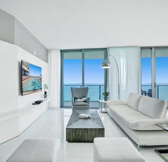 Wall 2 wall Paradise Direct Ocean front Penthouse — photo 4