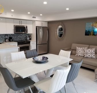 Beachfront Luxury 4 Bedroom Ocean Views - 1003 — photo 4