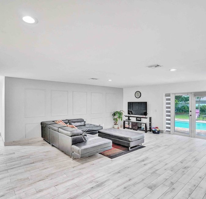 Beautiful Jewel in Miami Gardens w/ Private Pool — photo 1