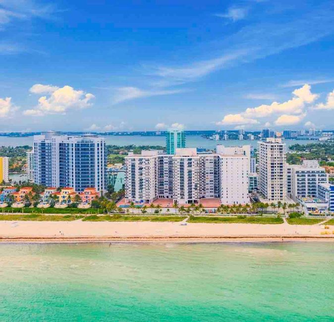 Ocean Front 3Bdm & 2Bth Balcony on beach W parking — photo 1