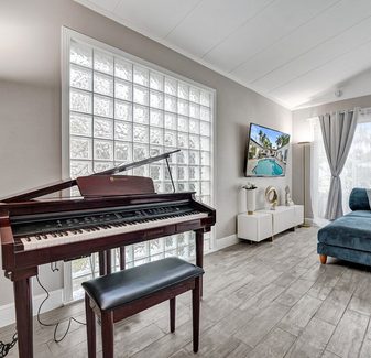 Oasis 5 Bed, 3 Bath Pool Home Minutes to the Beach — photo 2