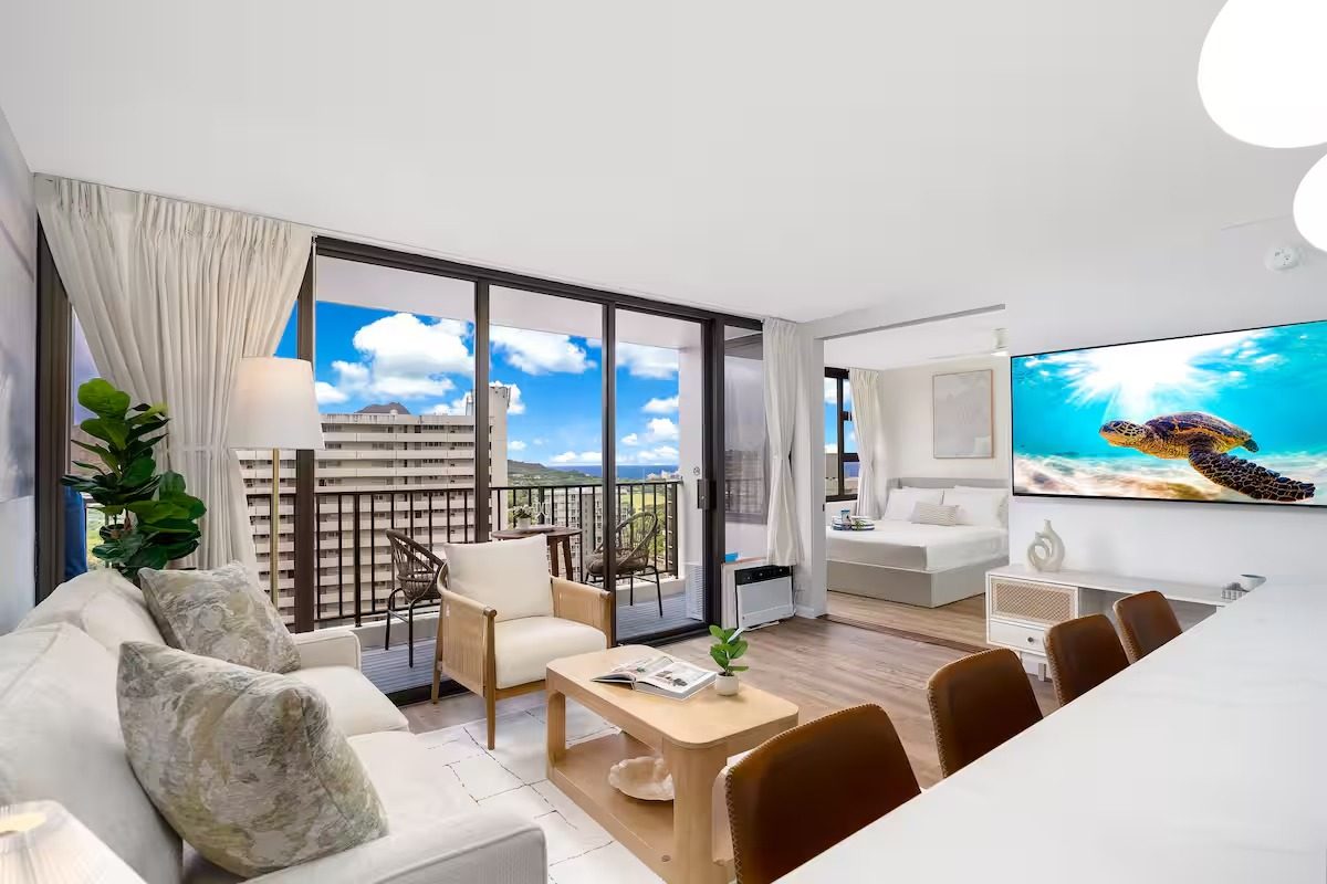Havenhaus at Waikiki Banyan