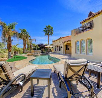 'Barcelona' Upgraded Golf Course Home with Games and Pool! — photo 3