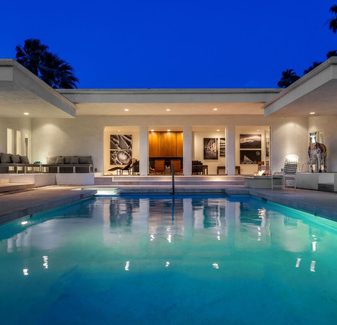 Apollo 1000 - Space Age Spectacular. A Walled & Gated Estate Home. — photo 3