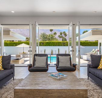 Apollo 1000 - Space Age Spectacular. A Walled & Gated Estate Home. — photo 4