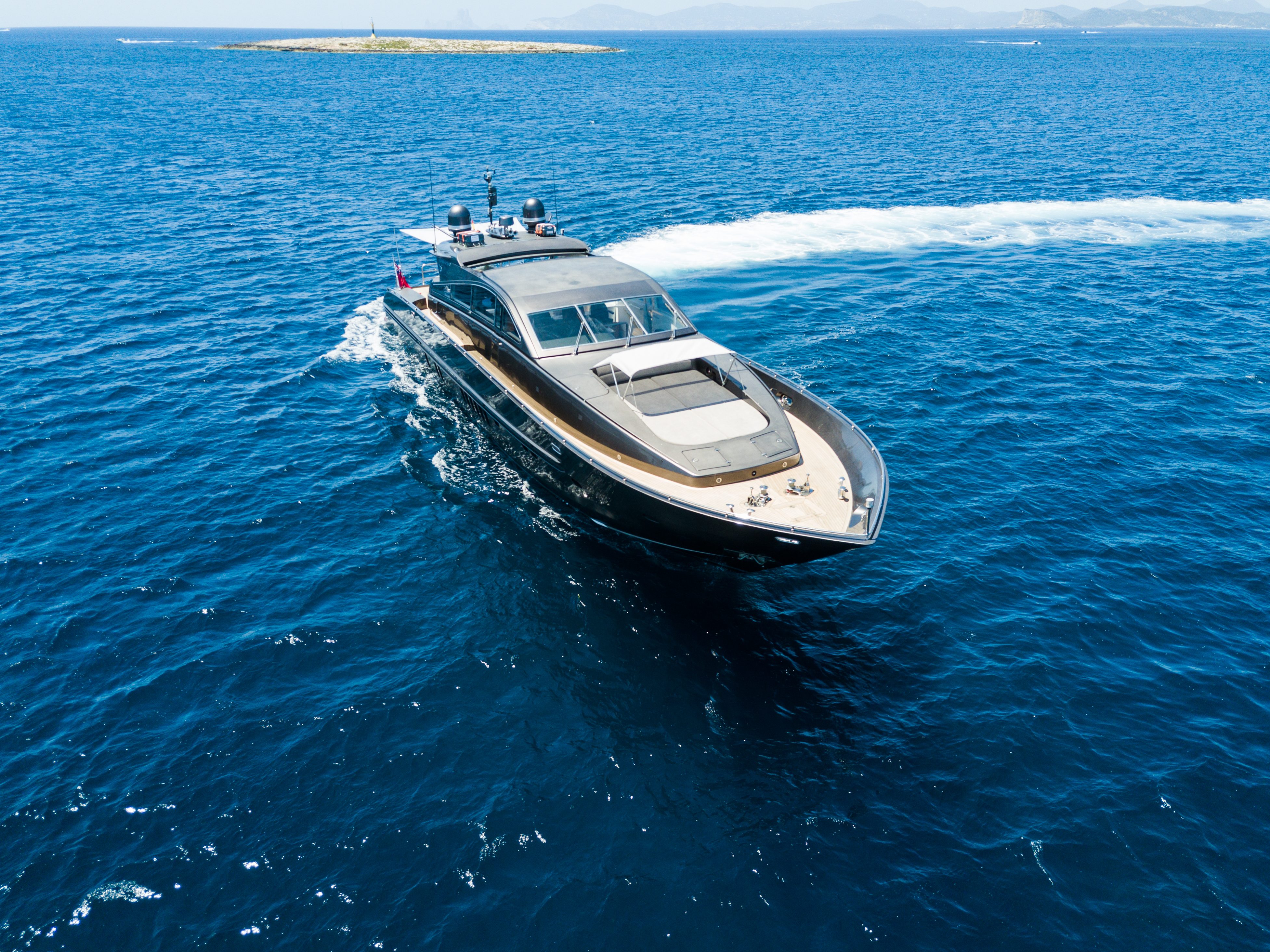 Super Yacht Leopard 90ft