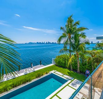Best Bayfront View. New construction w/ pool — photo 2