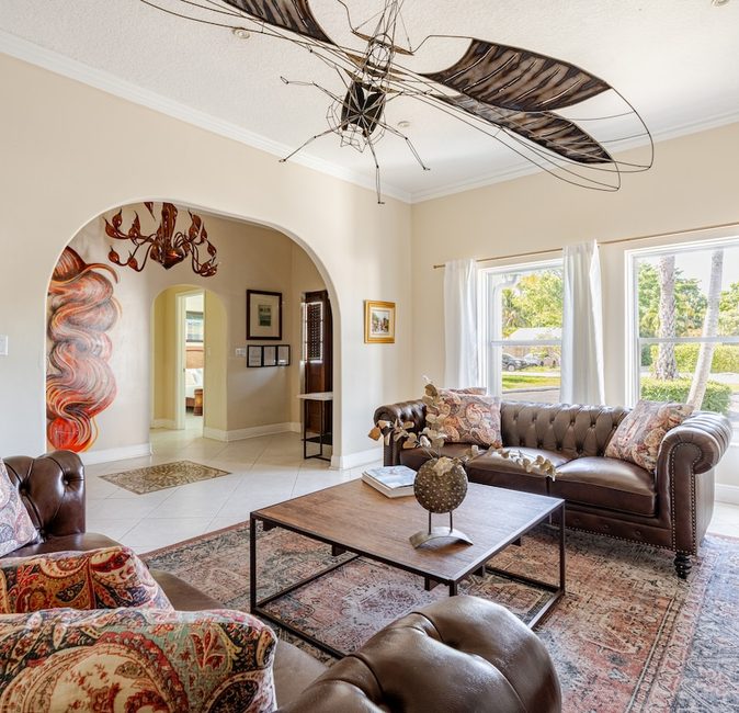Decadent Oasis - hot tub, pool and billiards — photo 1