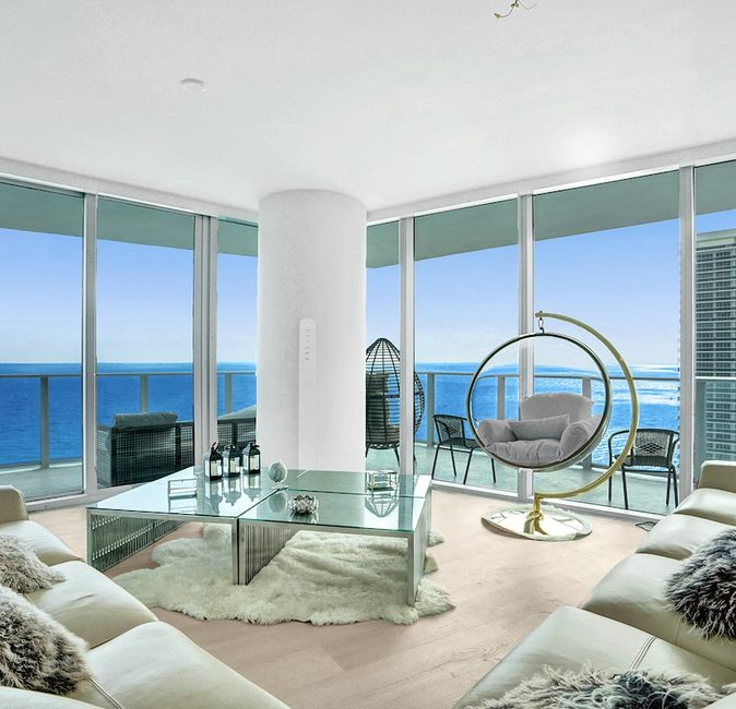 Palace in the sky wall 2 wall Oceanfront Penthouse — photo 1
