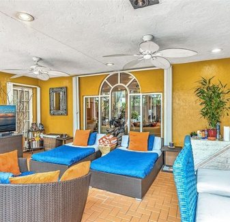 MIAMI HOME WITH TROPICAL FEEL*** — photo 3