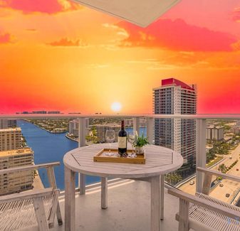 5 AMENITIES Luxury 3BR-CORNER BALCONY W/PANOR VIEW — photo 3
