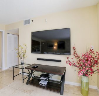 Ocean & City view Converted 3BR in Downtown Miami — photo 3