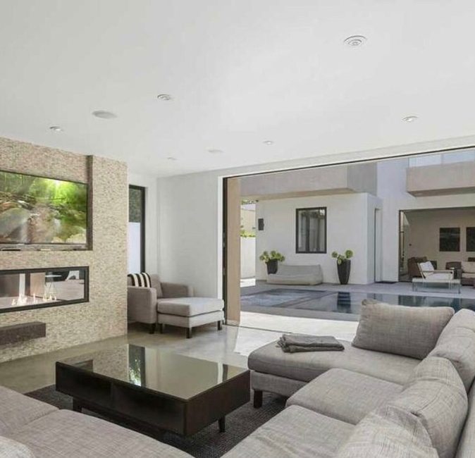 One of a kind Villa with a Separate Guest House. — photo 1