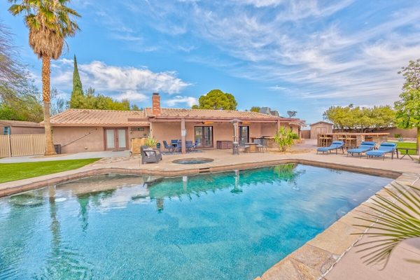 Villa Glistening Poolside 