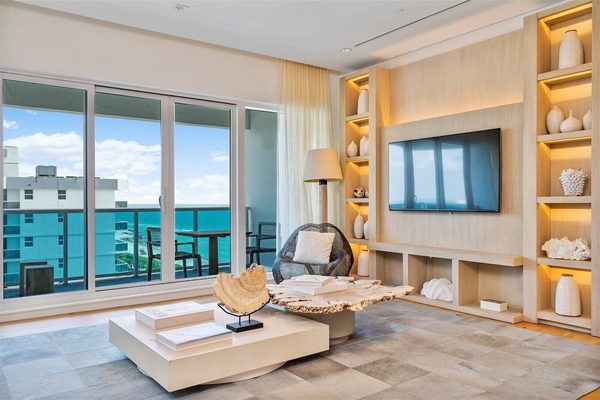 Villa Royale Residences