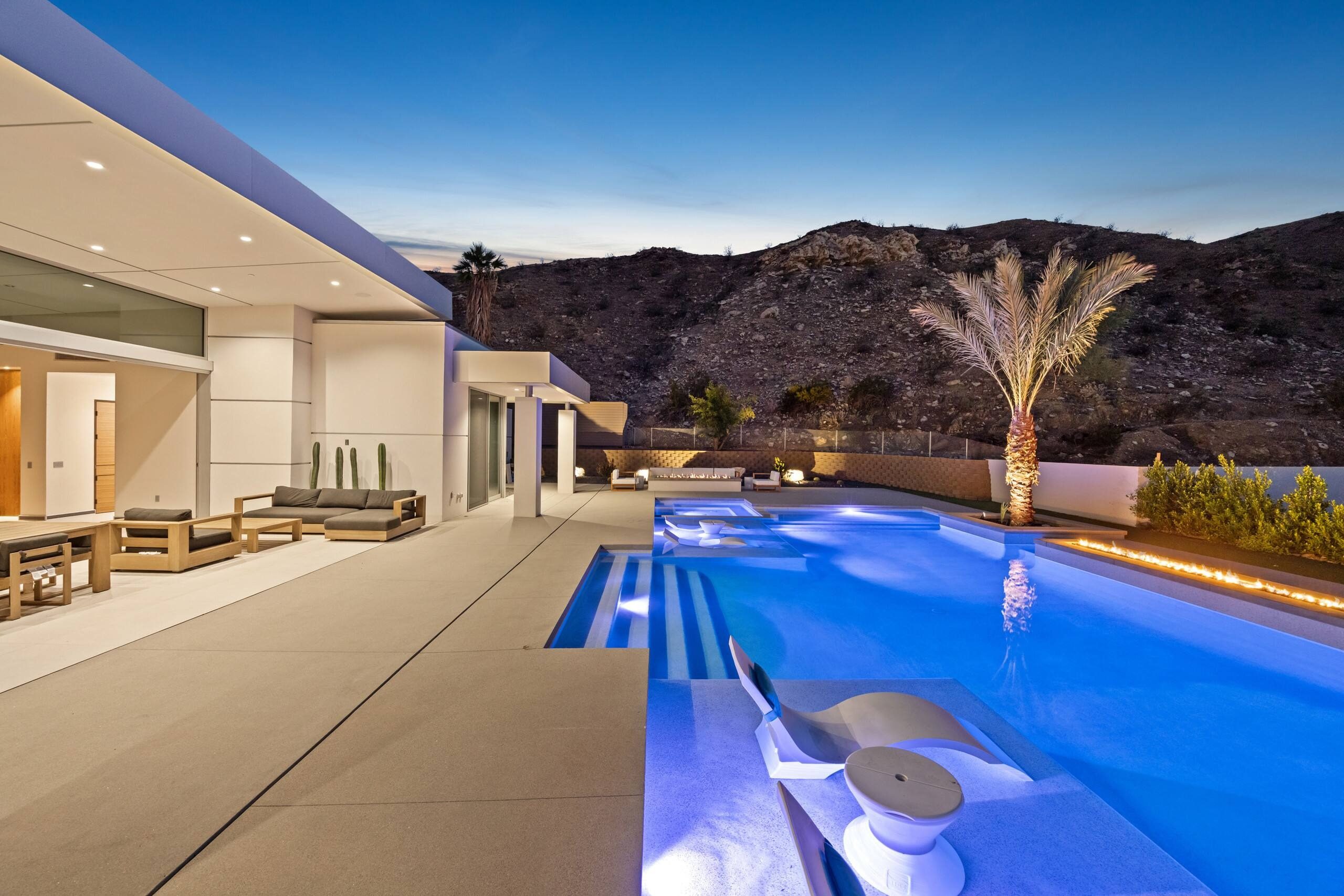 Villa Palms Signature Estate