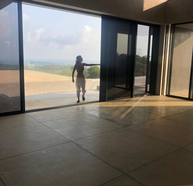 Villa Grae - Modern 2-Story Jungle Retre — photo 1