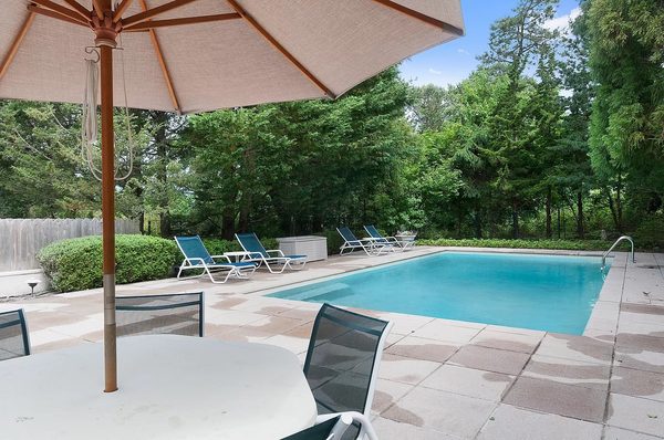 Villa Perlman with water view
