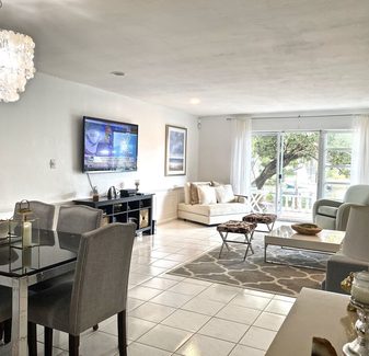 Villa Nicole - BRIGHT MODERN KEY WEST STYLE   — photo 4