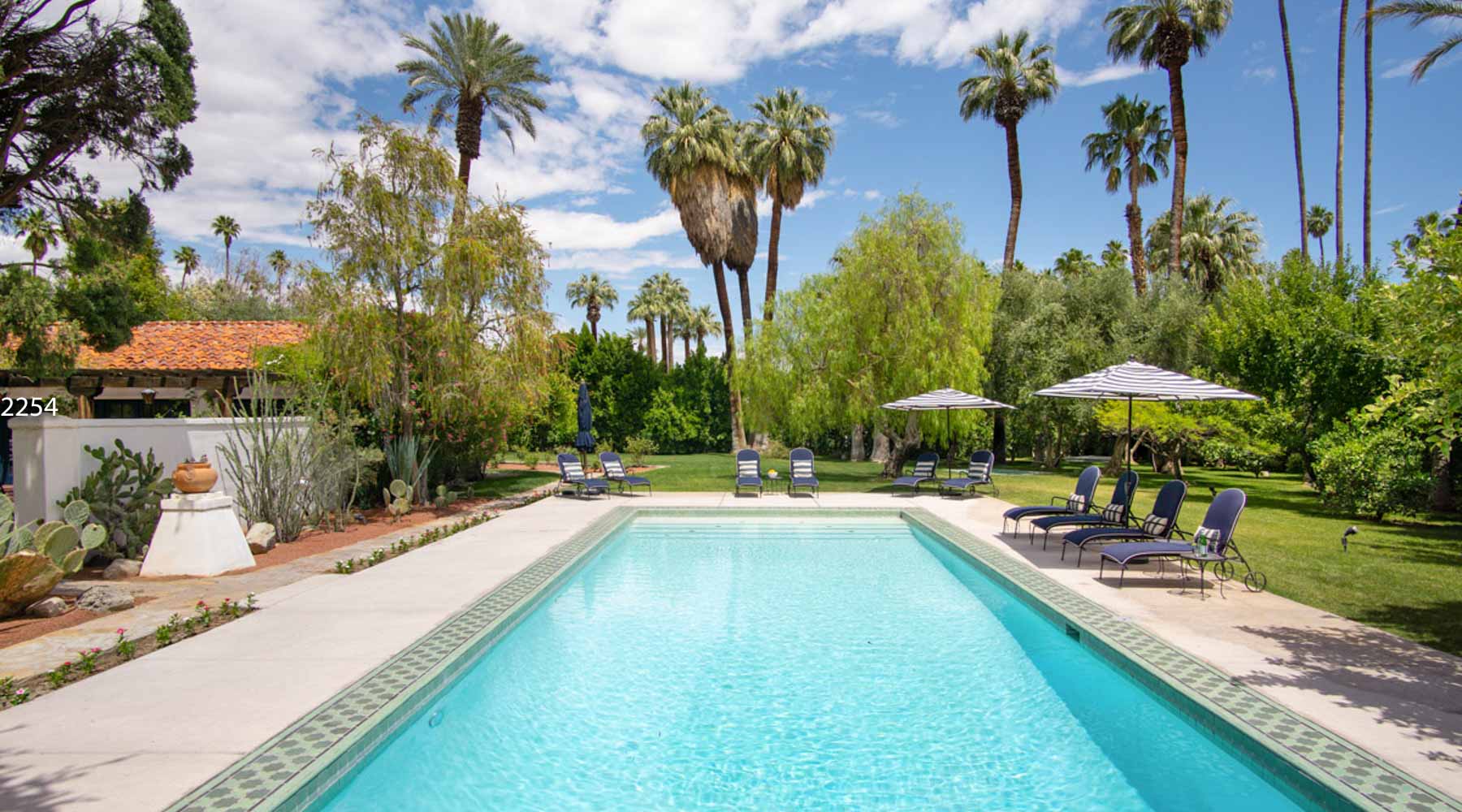 Villa Natolia - Grotto-style spa and tennis