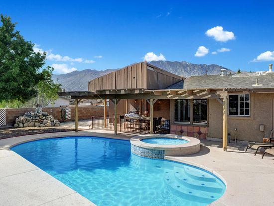 Cozy Palm Springs Retreat